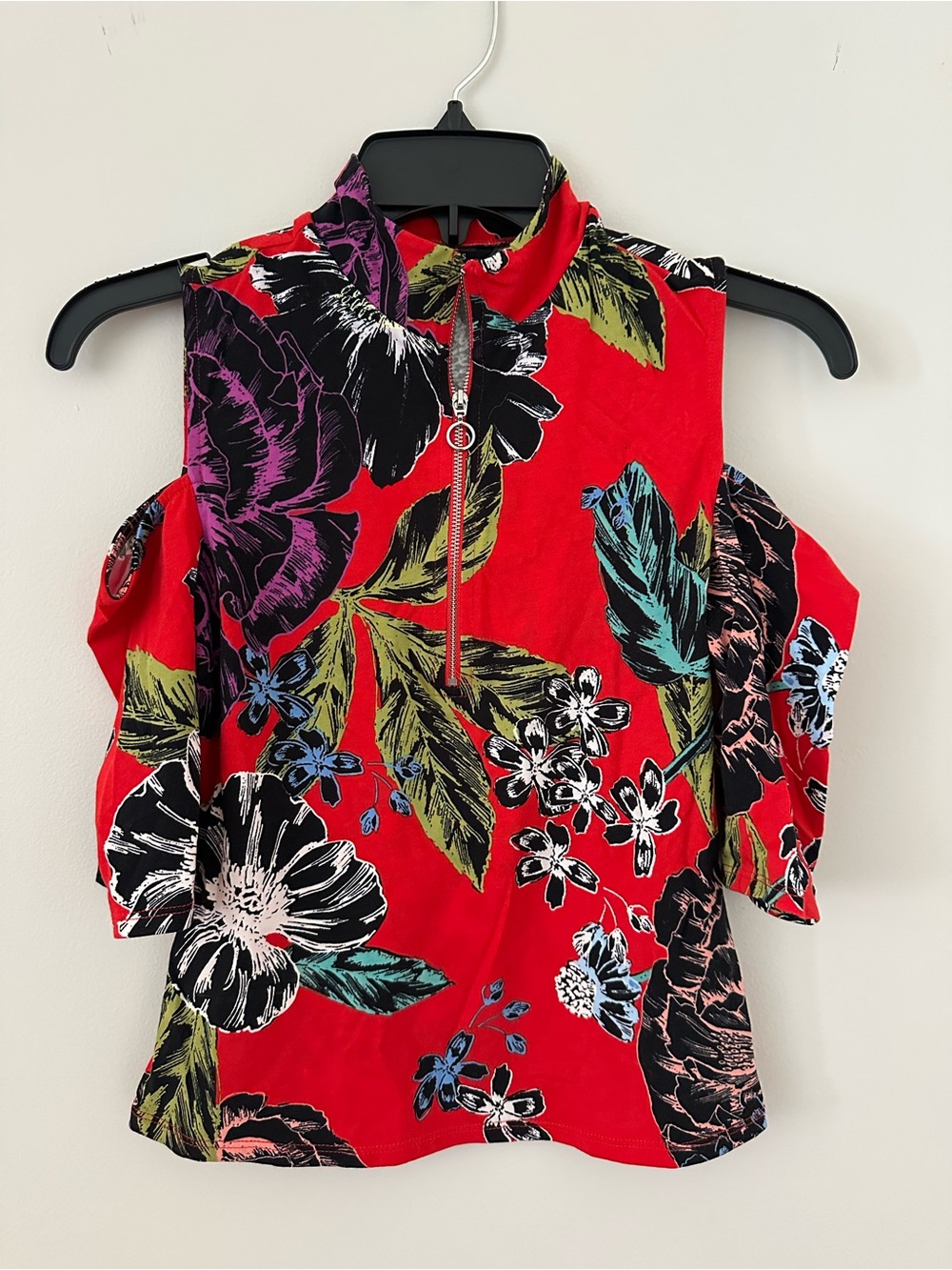 GUESS Red Tropical Floral Cold Shoulder Top – Size XS
